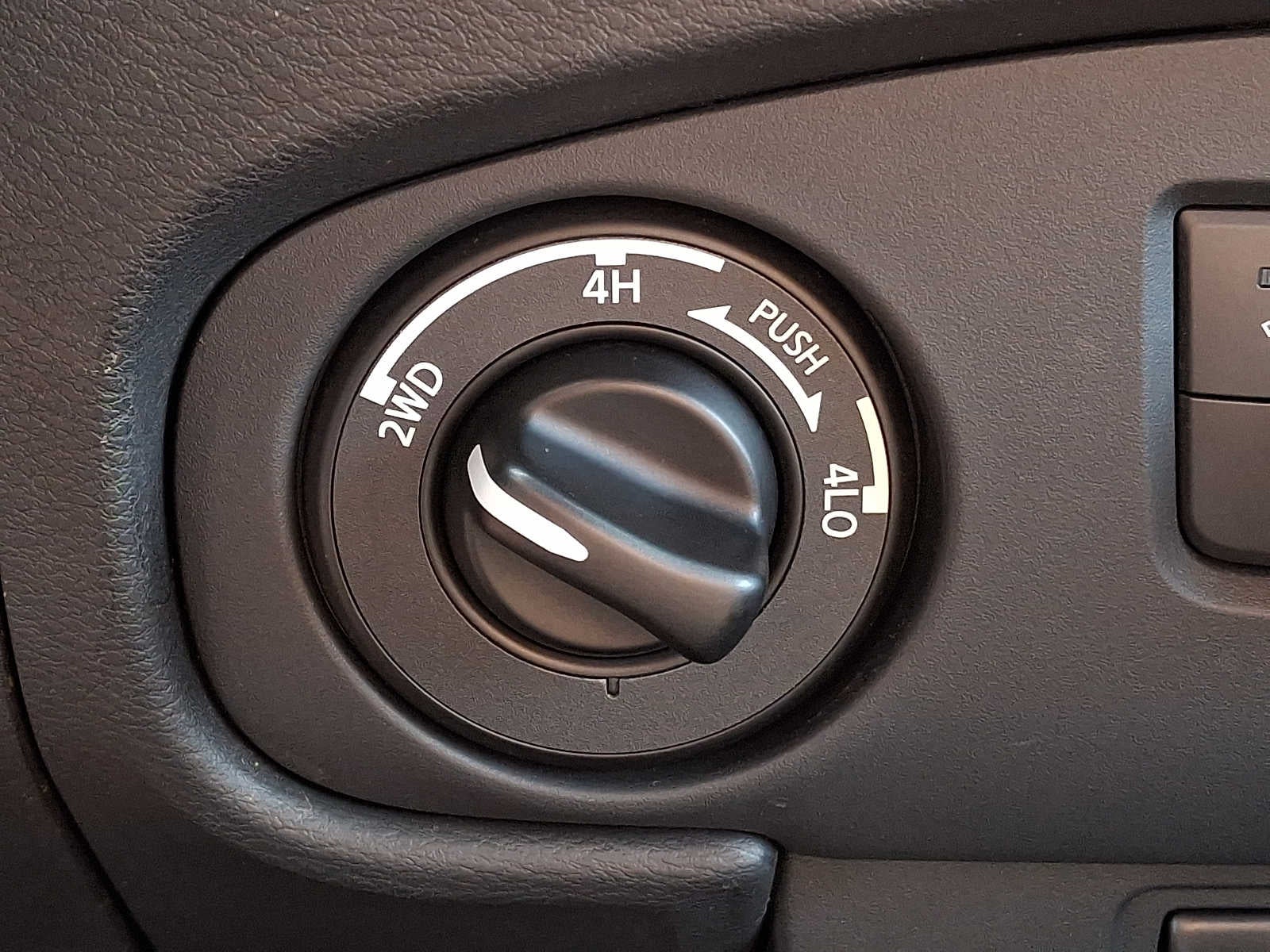 2024 Nissan Frontier Crew Cab 4x4 PRO-4X