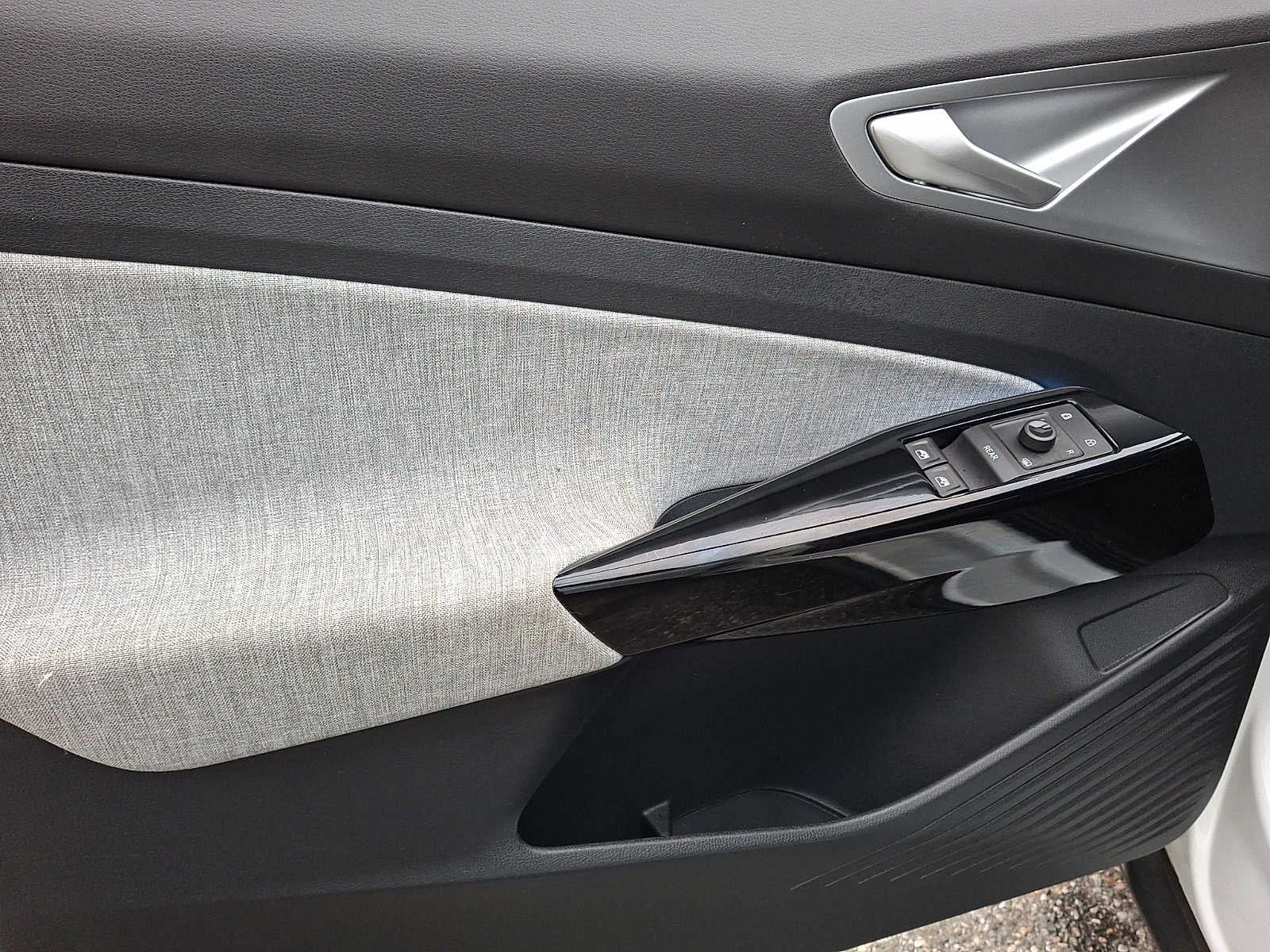 2023 Volkswagen ID.4 Pro RWD w/SK On Battery