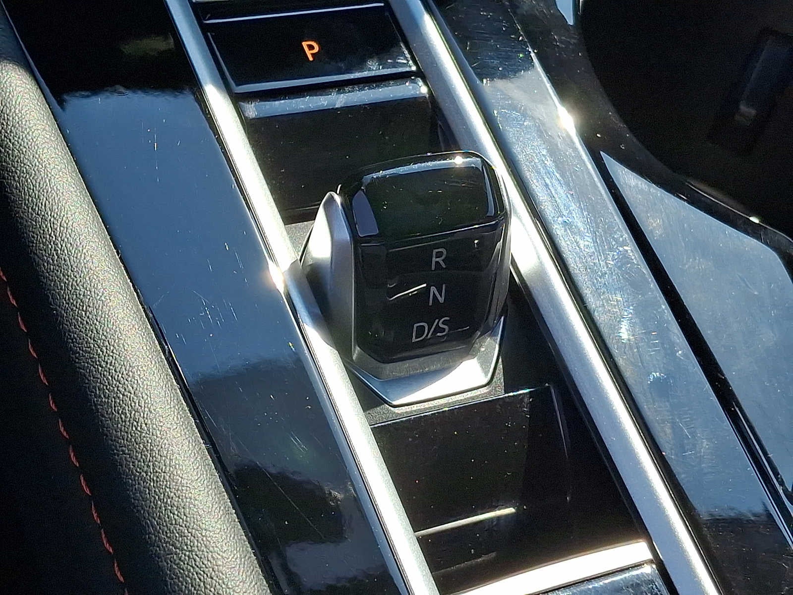 2025 Volkswagen Atlas 2.0T Peak Edition 4MOTION