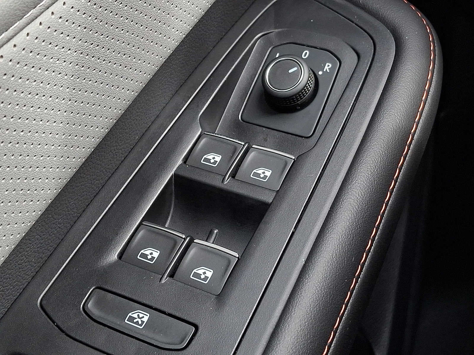 2025 Volkswagen Atlas 2.0T Peak Edition 4MOTION