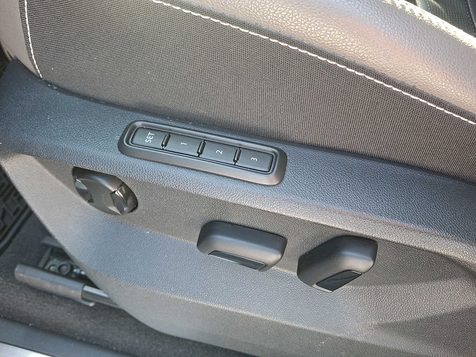 2023 Volkswagen Atlas 3.6L V6 SEL Premium R-Line 4MOTION