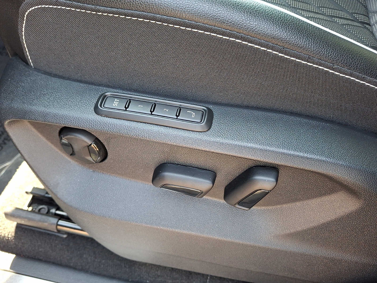 2025 Volkswagen Atlas 2.0T SEL Premium R-Line 4MOTION