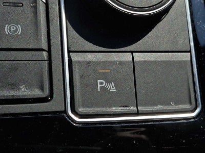 2022 Volkswagen Atlas Cross Sport 3.6L V6 SE w/Technology 4MOTION