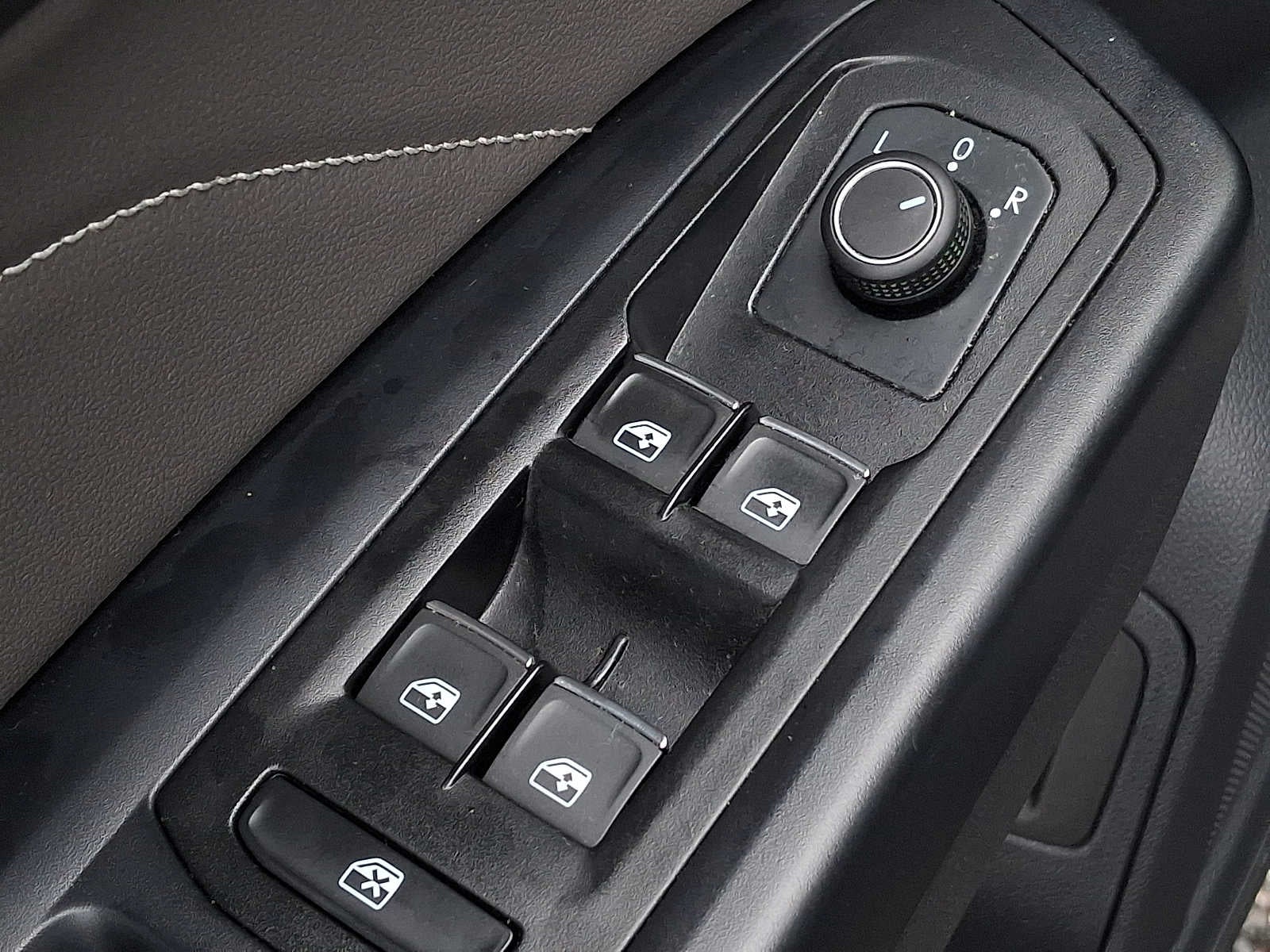 2021 Volkswagen Atlas Cross Sport 3.6L V6 SEL R-Line 4MOTION