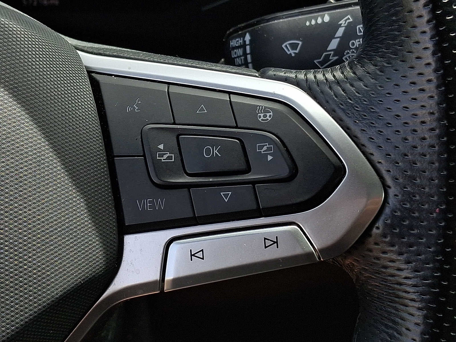 2021 Volkswagen Atlas Cross Sport 3.6L V6 SEL R-Line 4MOTION