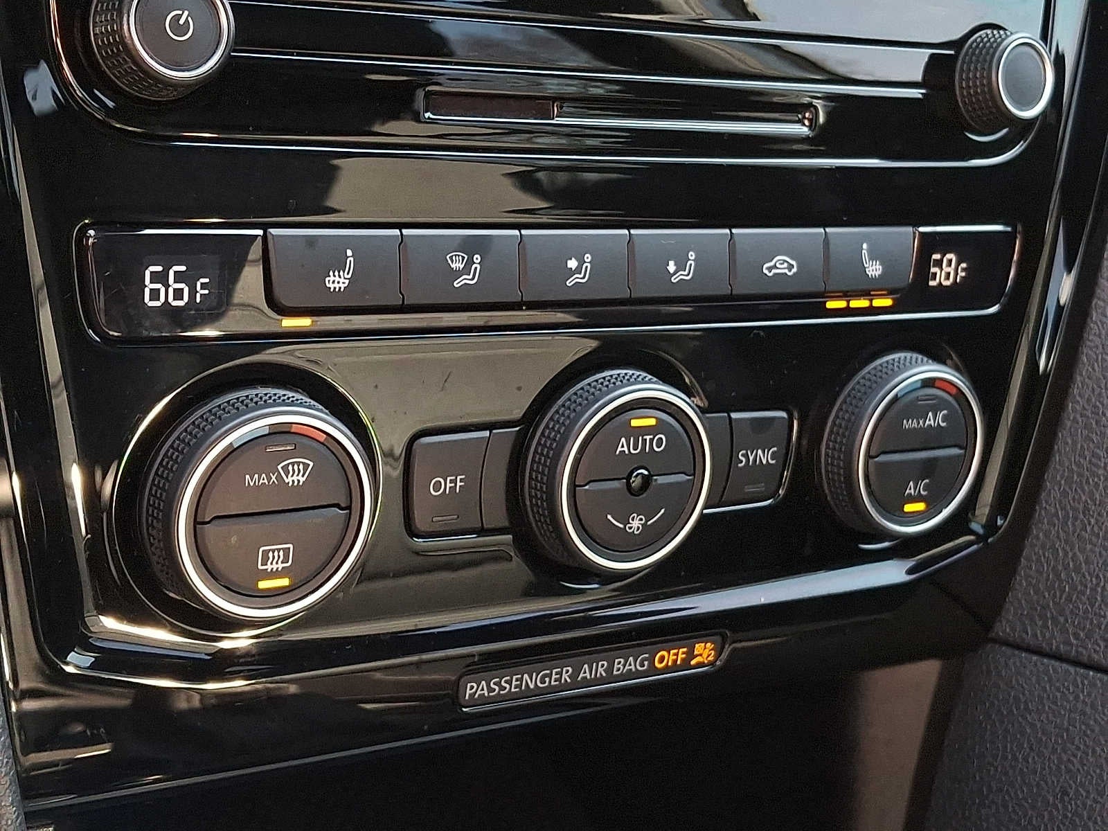 2021 Volkswagen Passat 2.0T R-Line Auto
