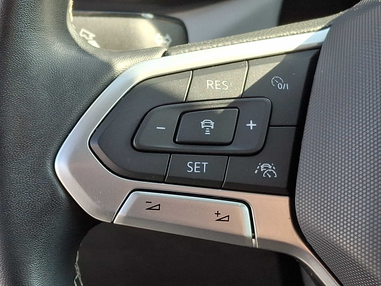 2022 Volkswagen Taos SEL 4MOTION