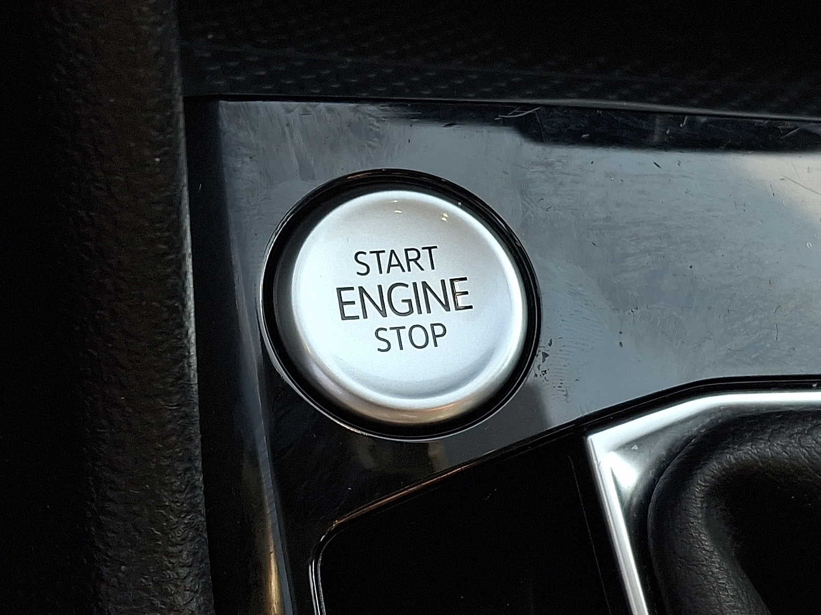 2022 Volkswagen Taos SEL 4MOTION