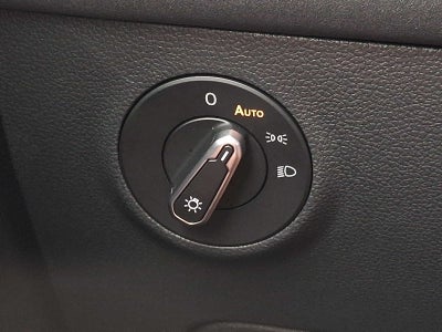 2025 Volkswagen Taos SE Black FWD