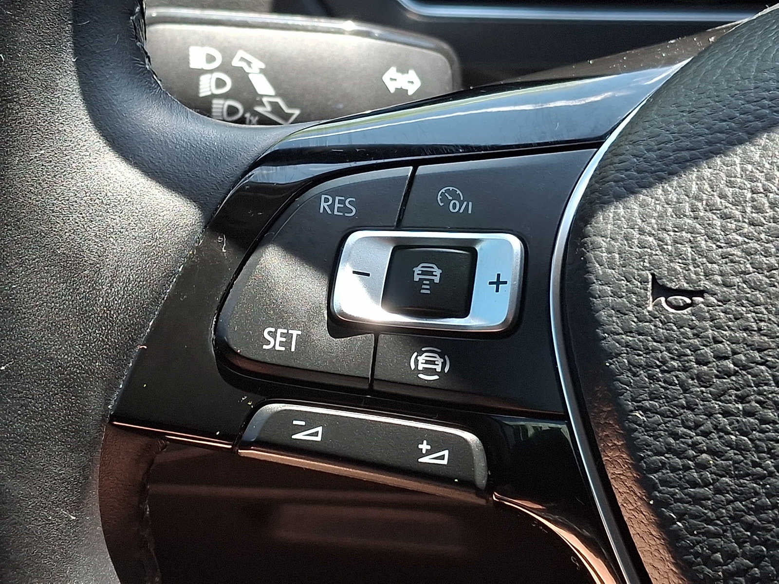 2019 Volkswagen Tiguan 2.0T SEL Premium 4MOTION