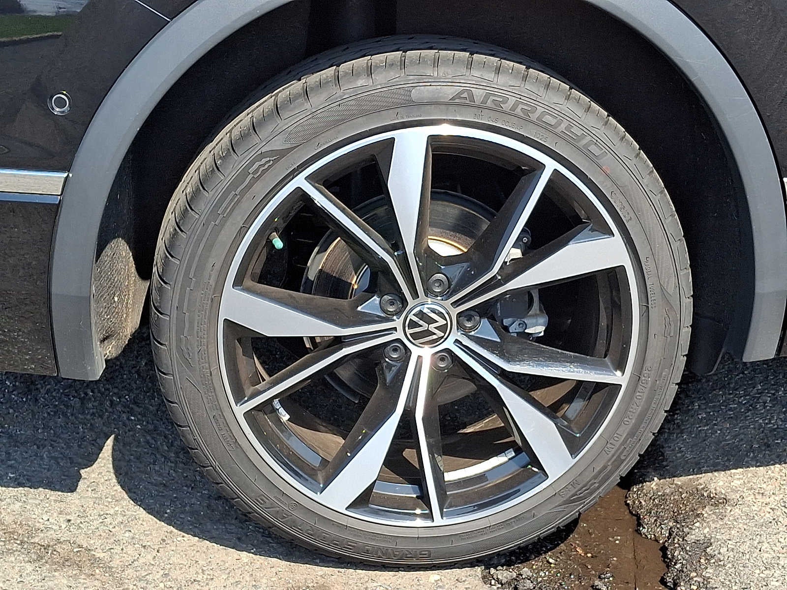 2023 Volkswagen Tiguan 2.0T SEL R-Line 4MOTION