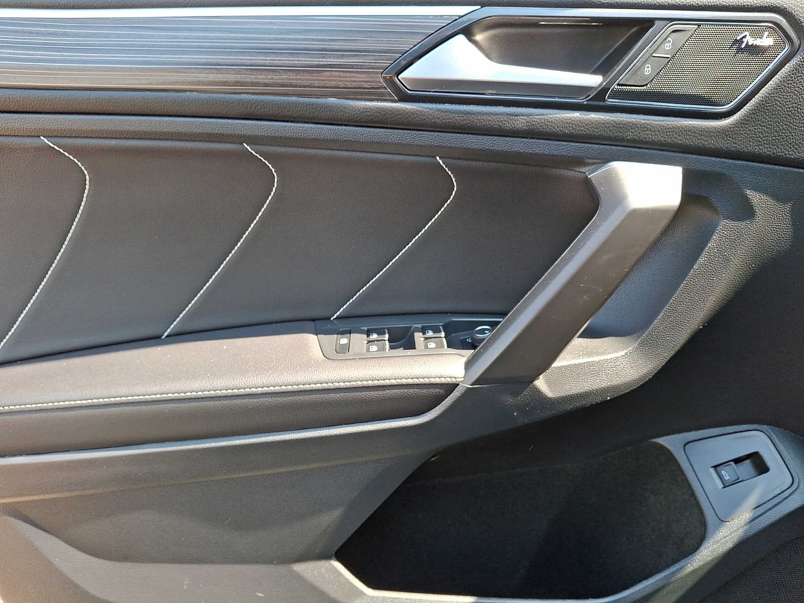 2023 Volkswagen Tiguan 2.0T SEL R-Line 4MOTION