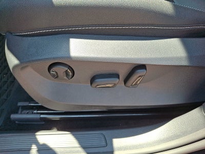 2025 Volkswagen Taos SEL 4MOTION