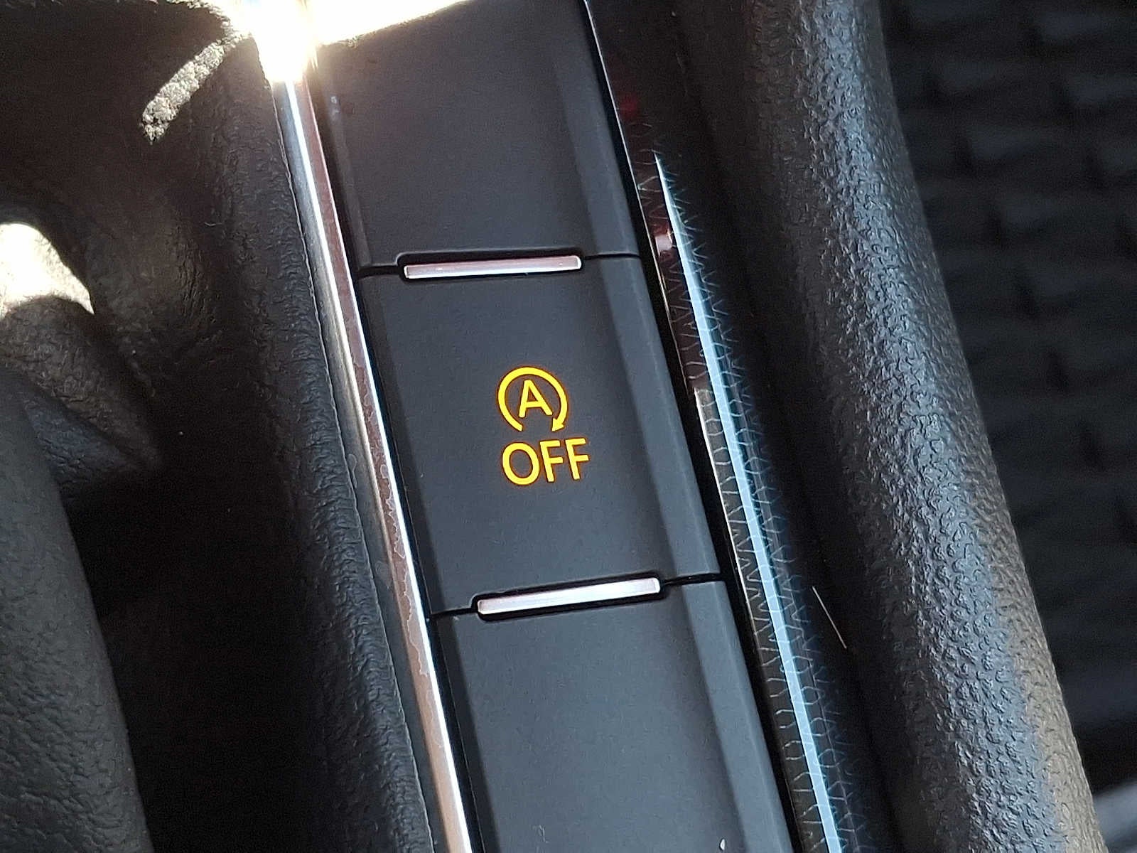 2025 Volkswagen Taos SEL 4MOTION