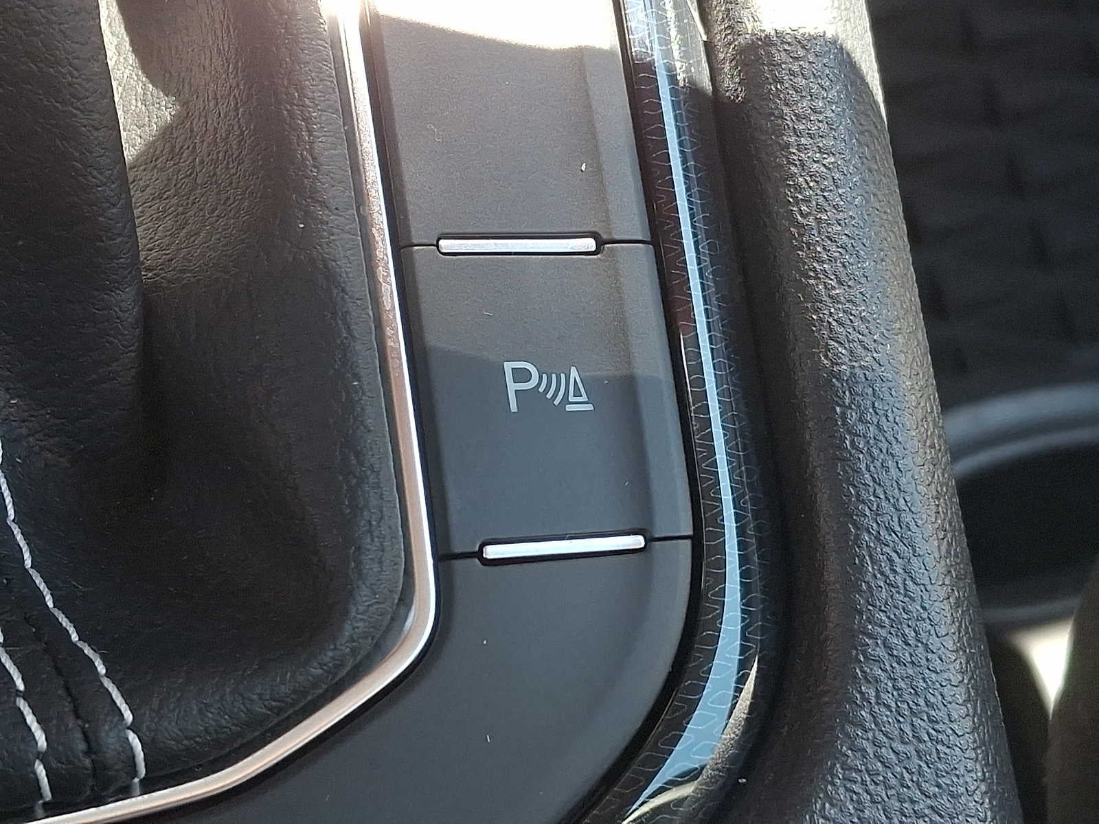 2025 Volkswagen Taos SEL 4MOTION