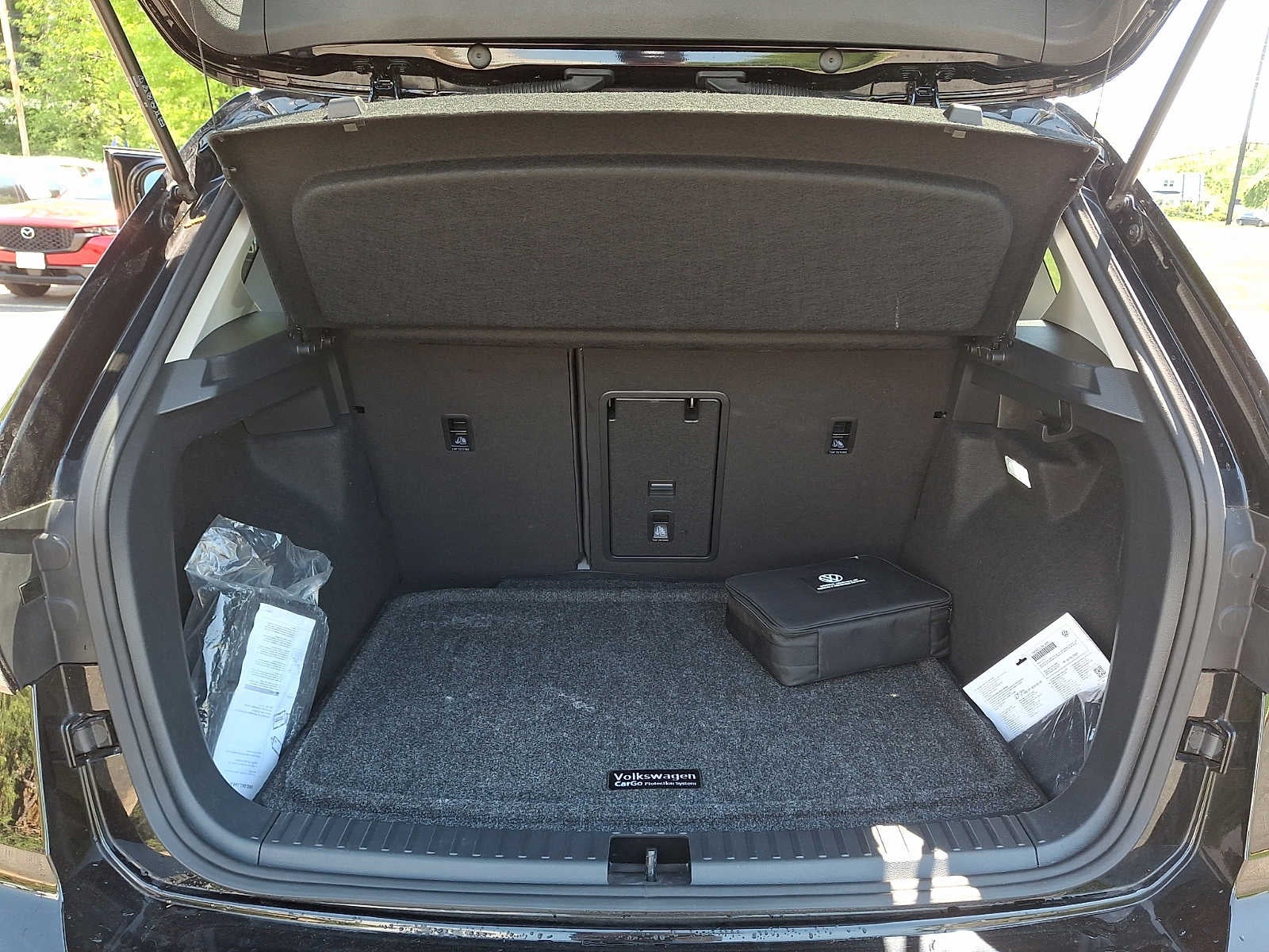 2025 Volkswagen Taos SEL 4MOTION