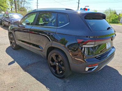 2025 Volkswagen Taos SEL 4MOTION