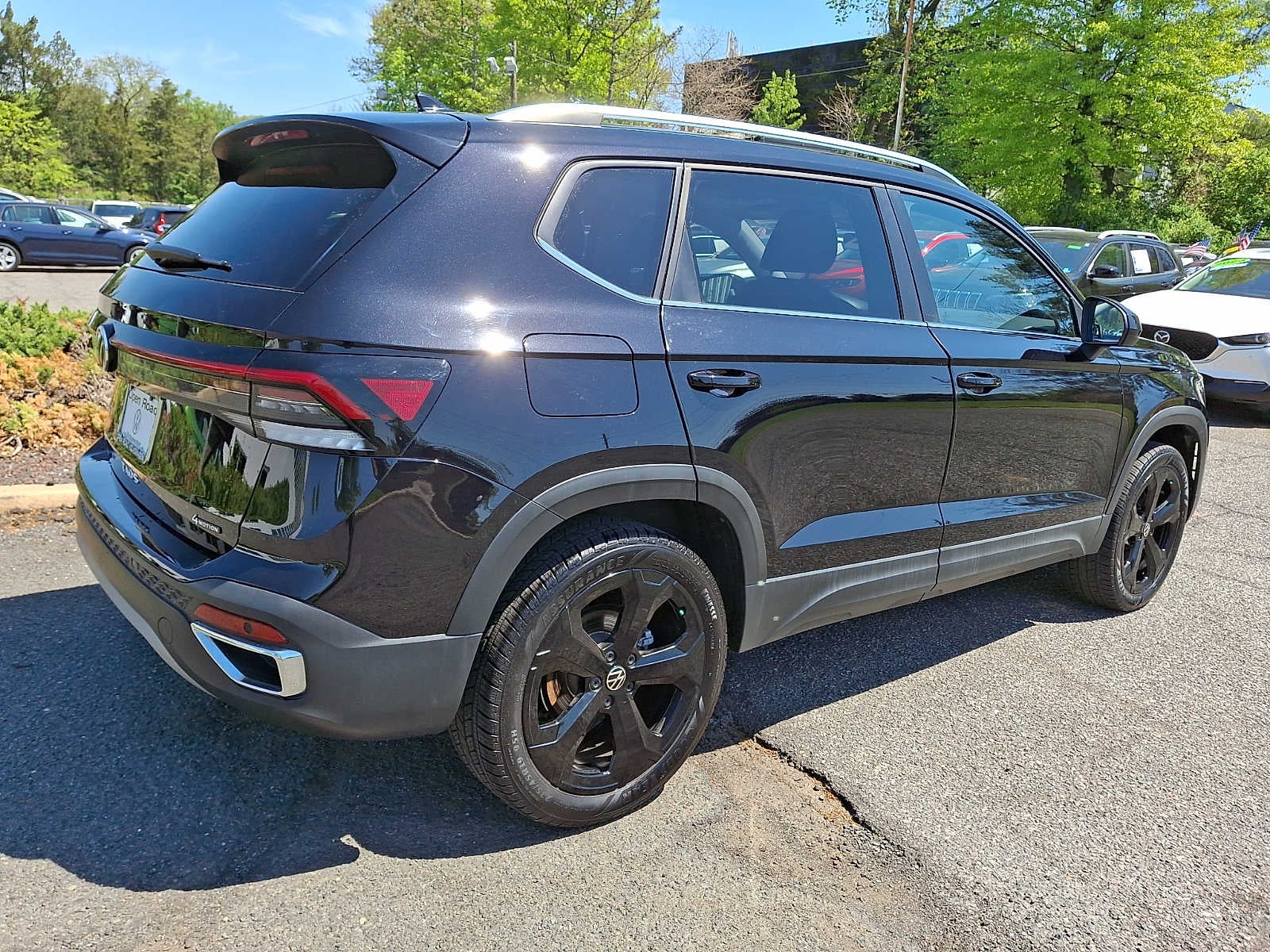2025 Volkswagen Taos SEL 4MOTION