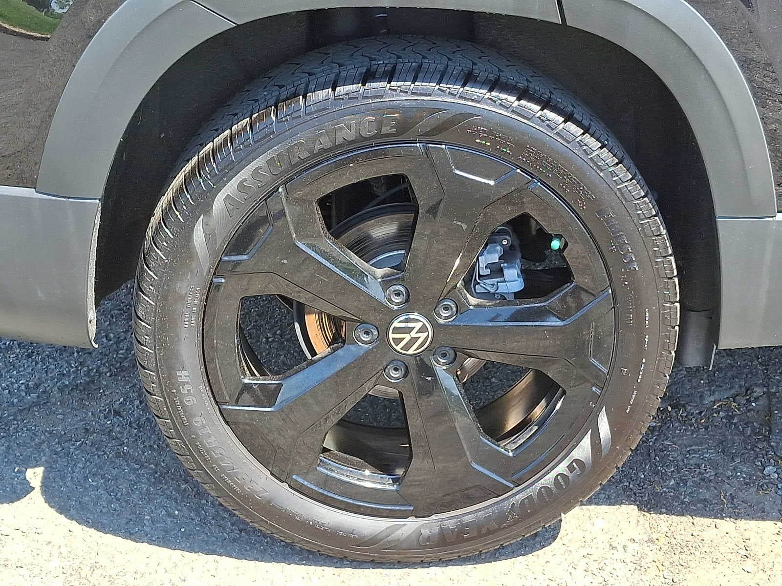 2025 Volkswagen Taos SEL 4MOTION