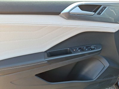 2025 Volkswagen Taos SEL 4MOTION