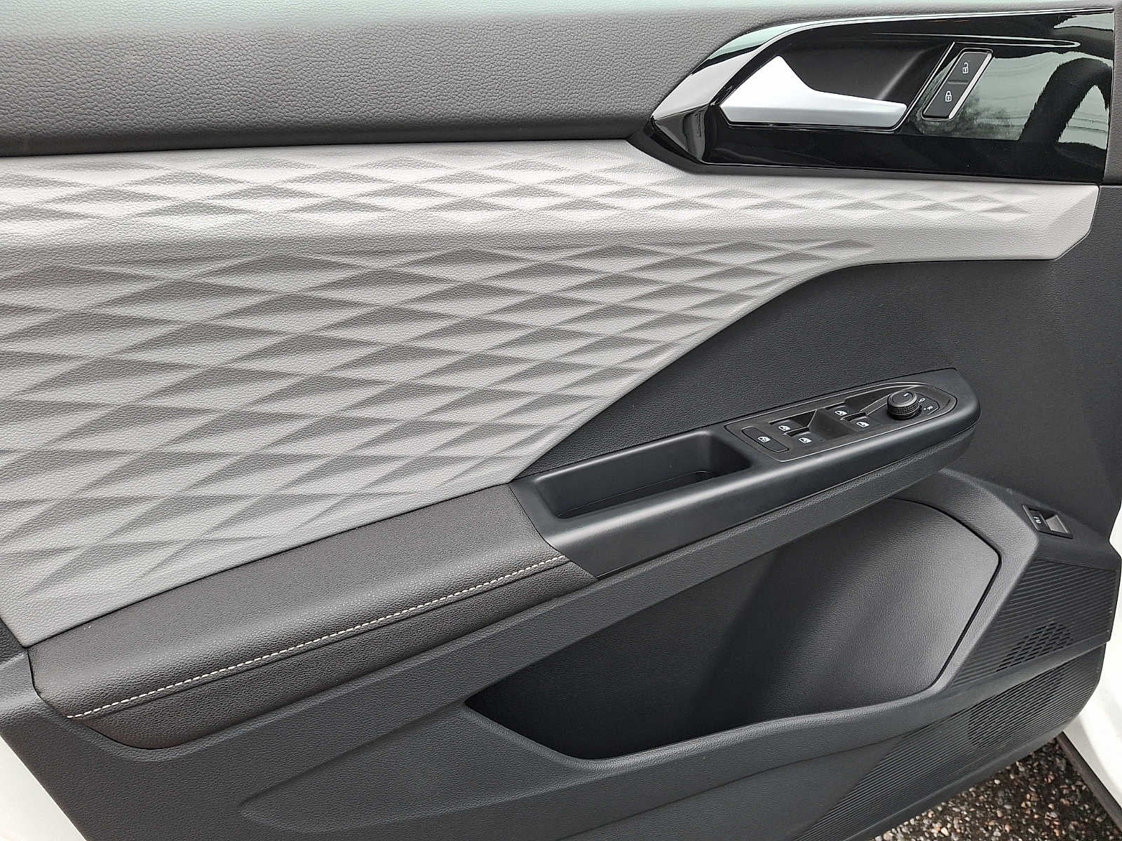 2024 Volkswagen Taos S FWD