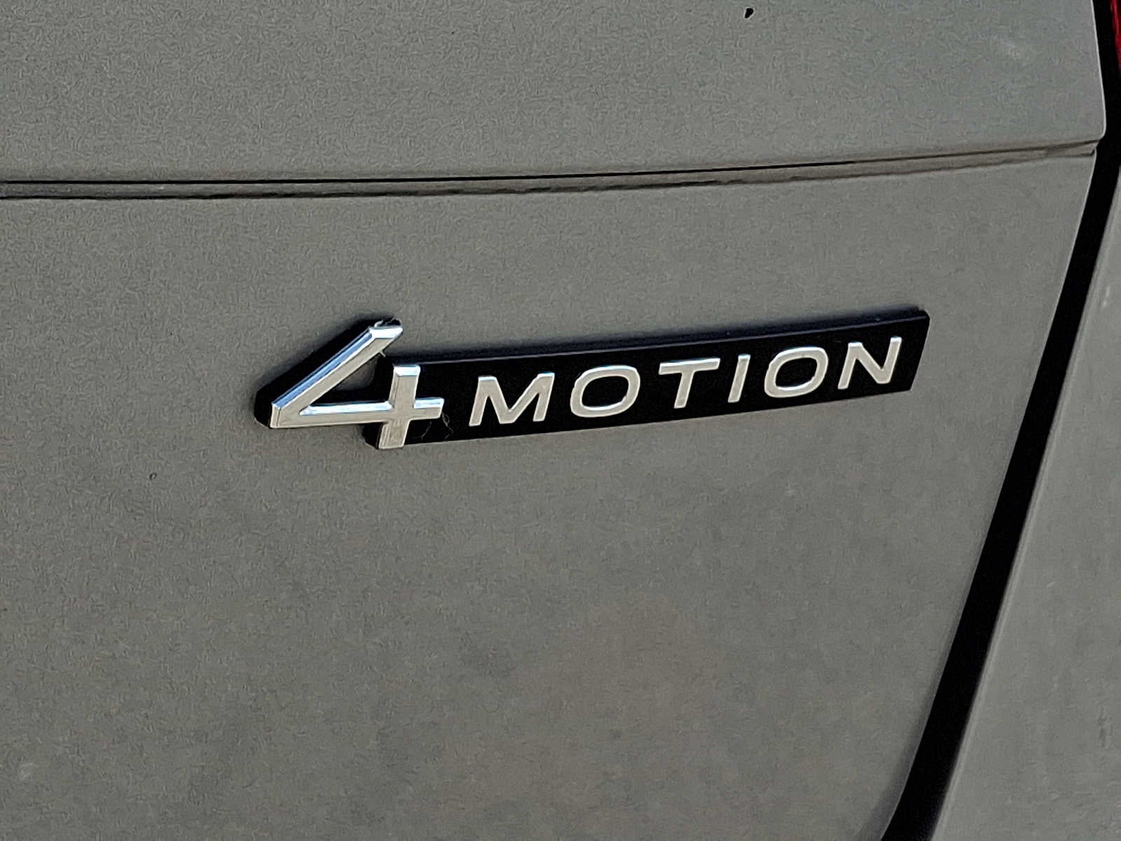 2024 Volkswagen Tiguan 2.0T SE R-Line Black 4MOTION