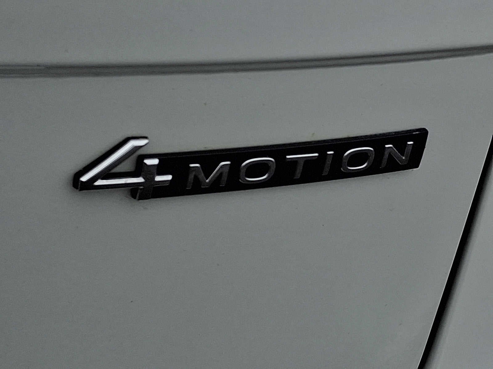 2024 Volkswagen Tiguan 2.0T SE R-Line Black 4MOTION