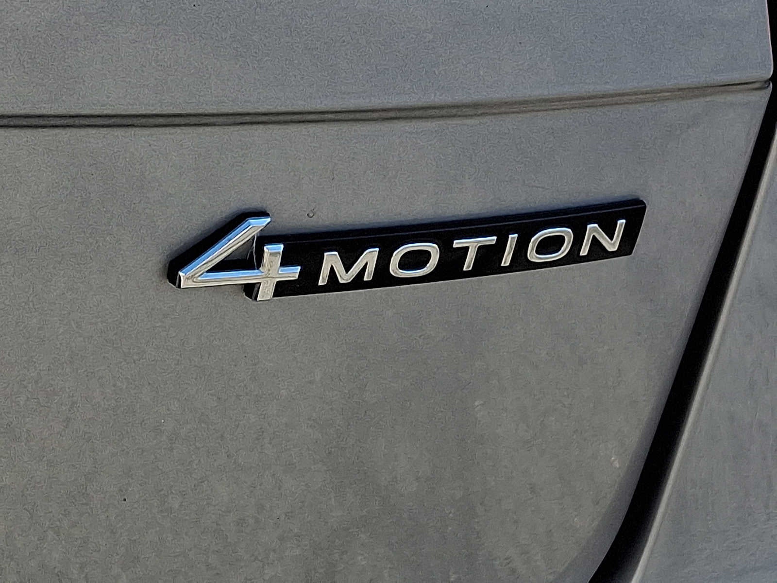 2022 Volkswagen Tiguan 2.0T SE R-Line Black 4MOTION