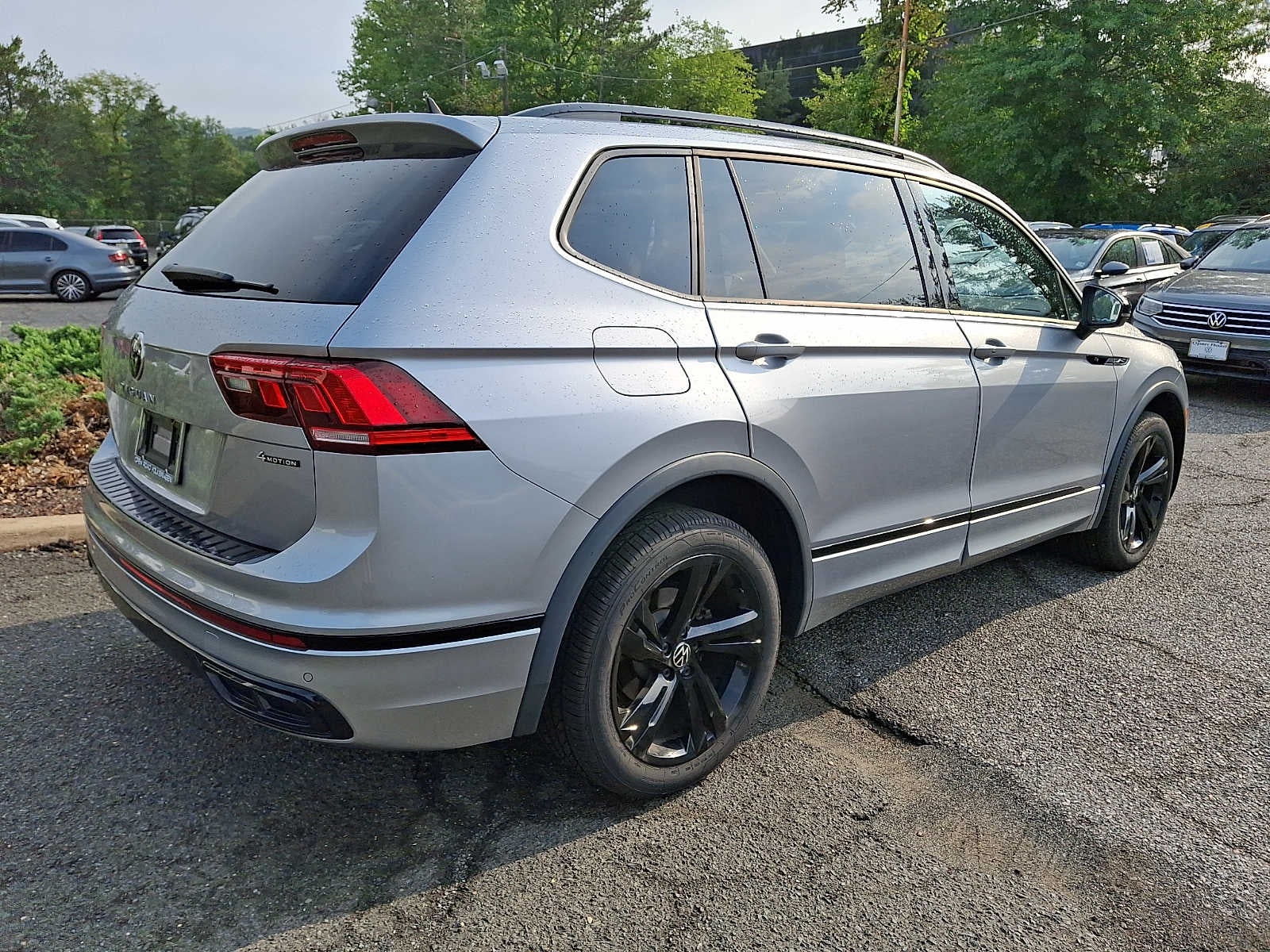 2024 Volkswagen Tiguan 2.0T SE R-Line Black 4MOTION