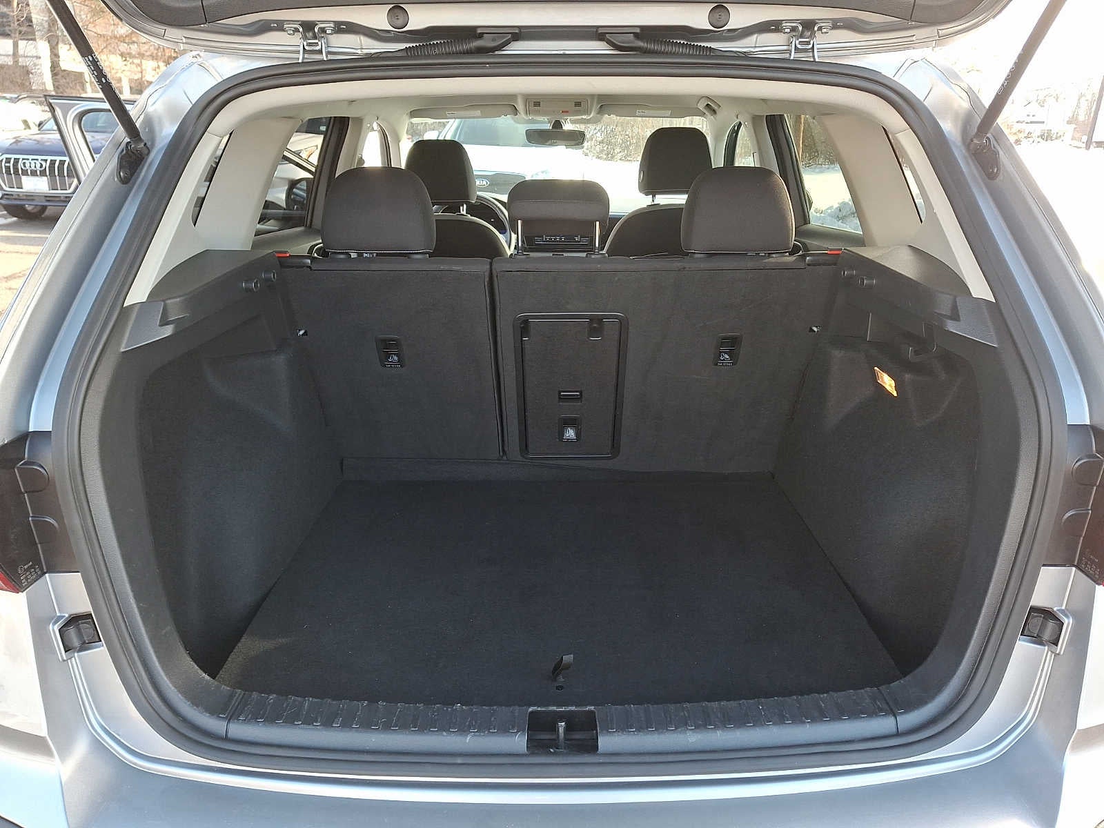 2023 Volkswagen Taos S 4MOTION *Ltd Avail*