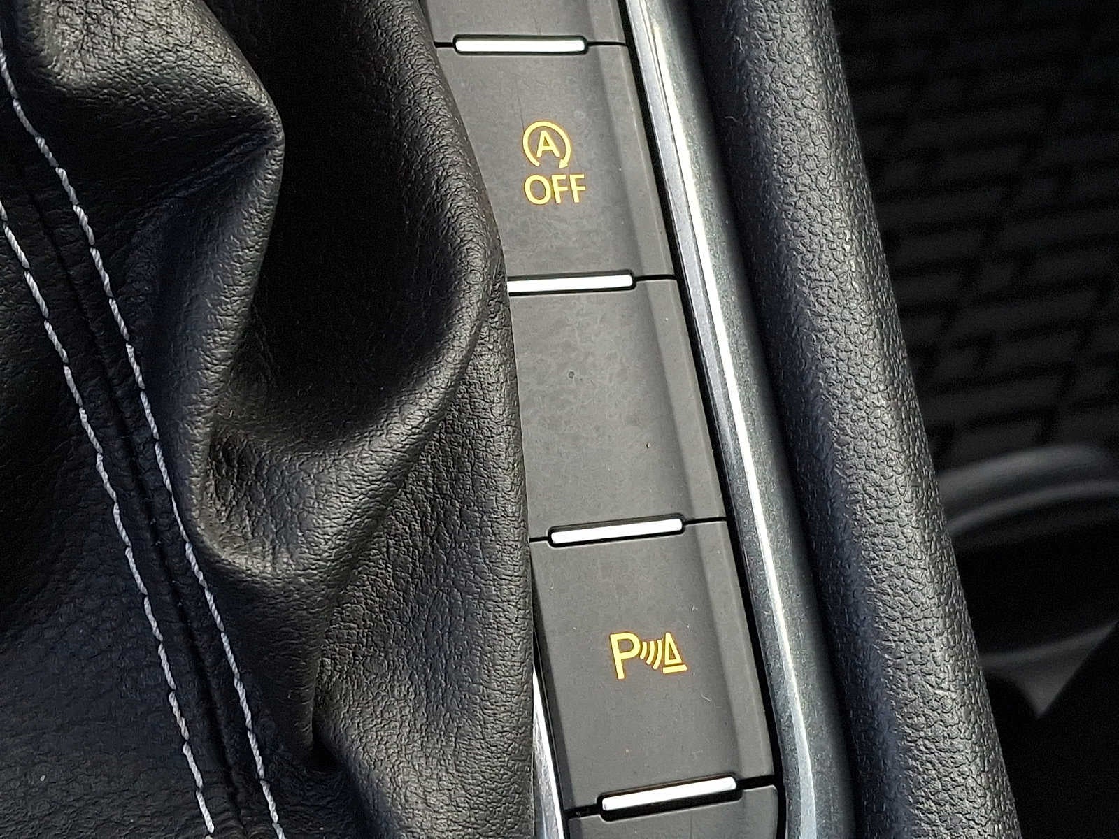 2023 Volkswagen Tiguan 2.0T SE R-Line Black FWD