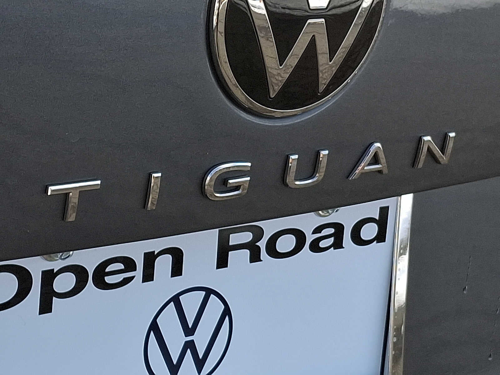 2023 Volkswagen Tiguan 2.0T SE R-Line Black FWD