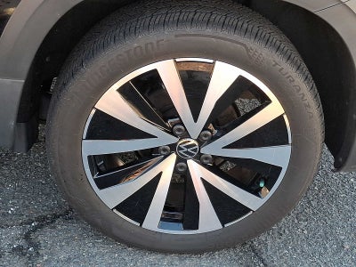 2024 Volkswagen Taos SE FWD
