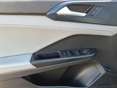 2024 Volkswagen Taos SE FWD