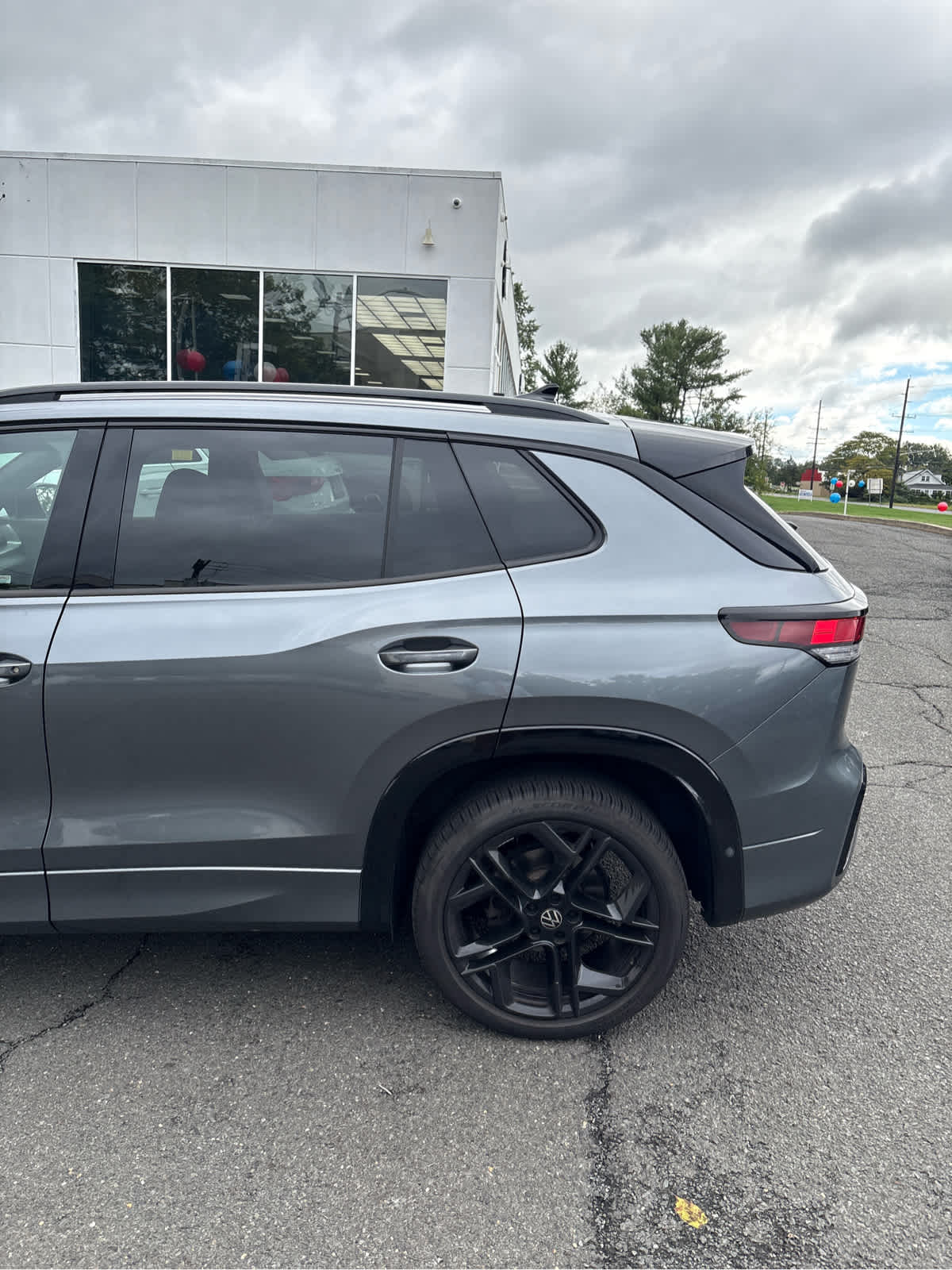 2025 Volkswagen Tiguan 2.0T SE R-Line Black 4MOTION