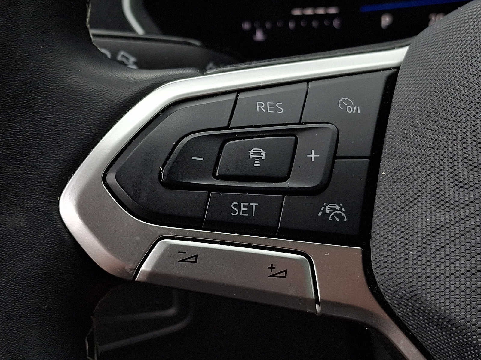 2024 Volkswagen Tiguan 2.0T SE 4MOTION