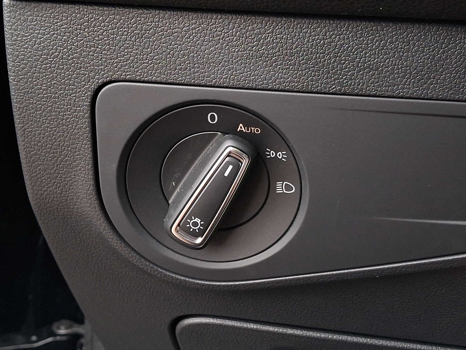 2024 Volkswagen Tiguan 2.0T SE 4MOTION