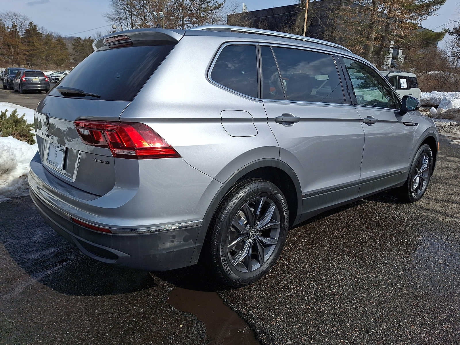 2024 Volkswagen Tiguan 2.0T SE 4MOTION