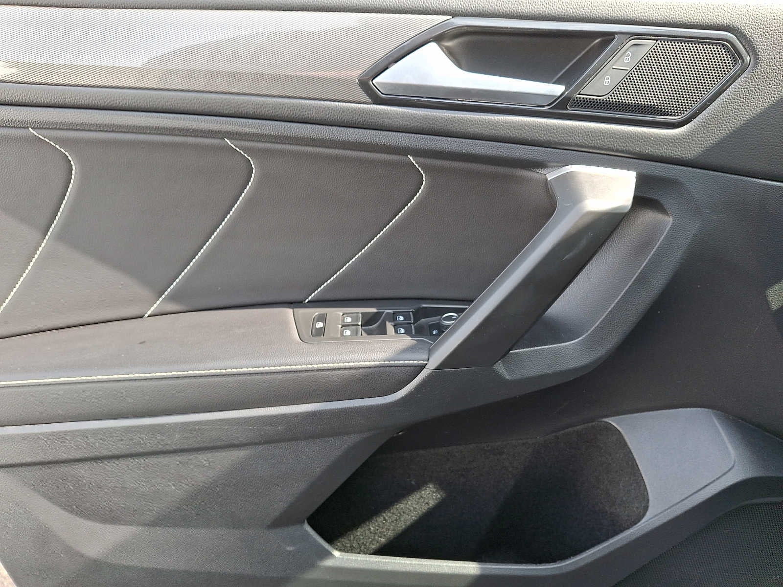 2024 Volkswagen Tiguan 2.0T SE 4MOTION