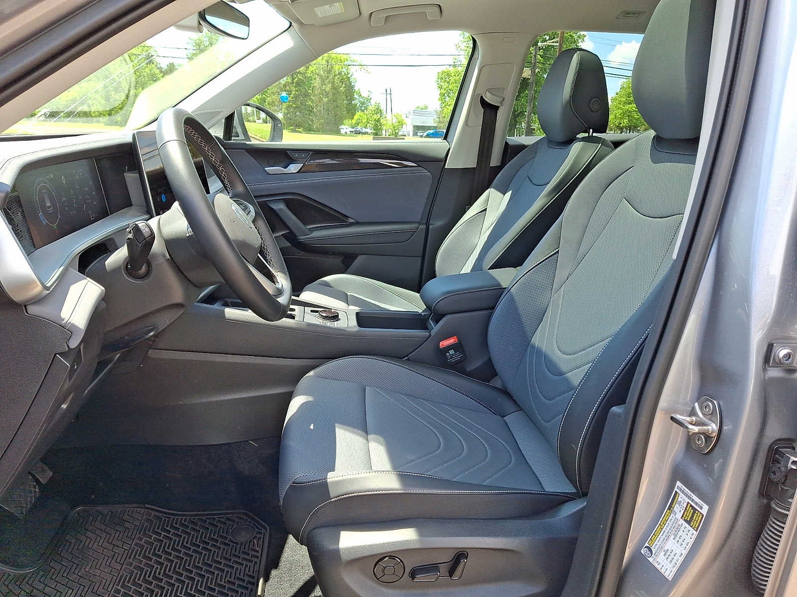 2025 Volkswagen Tiguan 2.0T SE 4MOTION