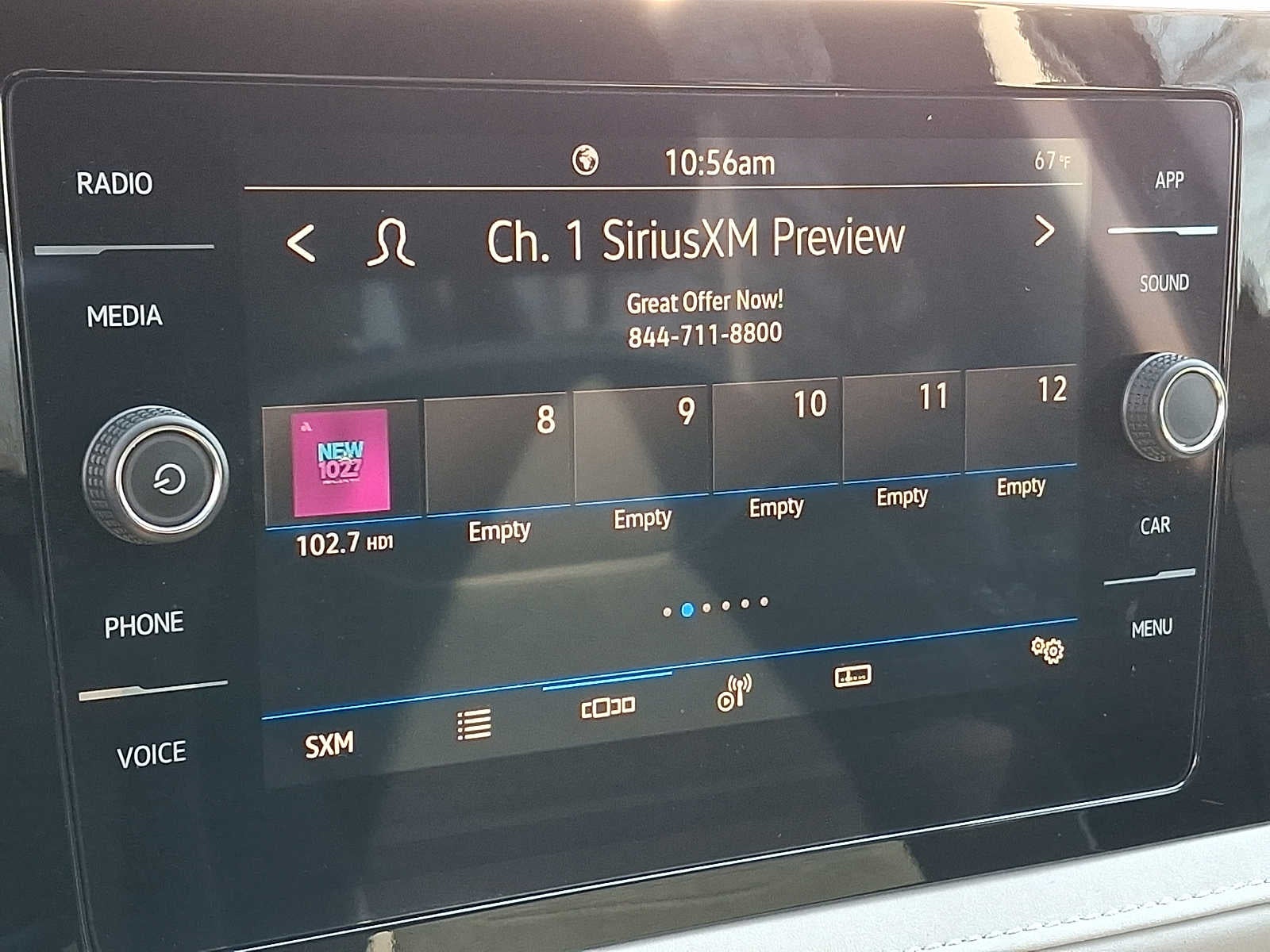 2025 Volkswagen Taos SE FWD