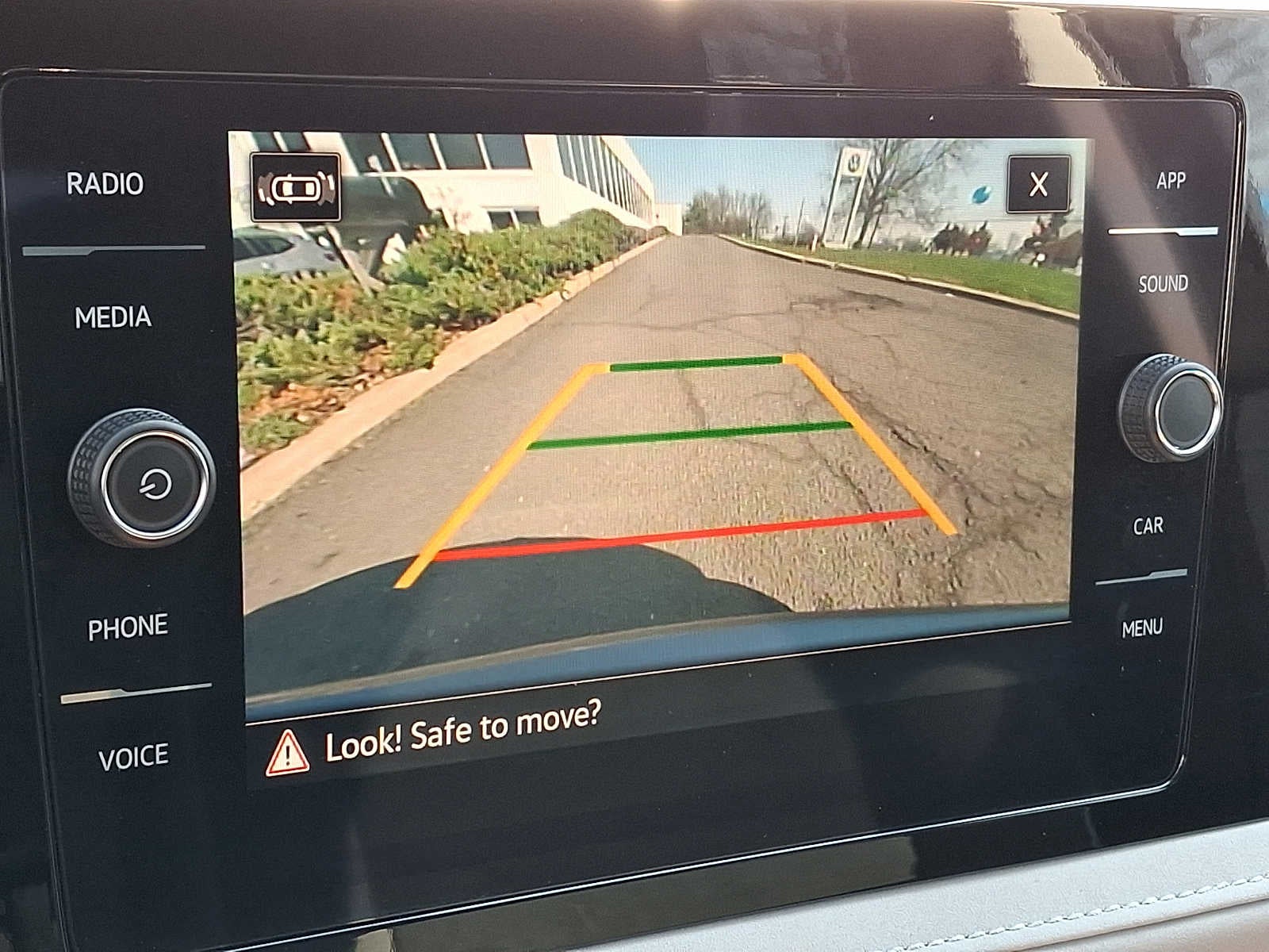 2025 Volkswagen Taos SE FWD