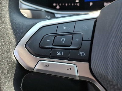 2025 Volkswagen Taos SE FWD