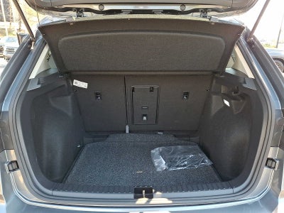 2025 Volkswagen Taos SE FWD