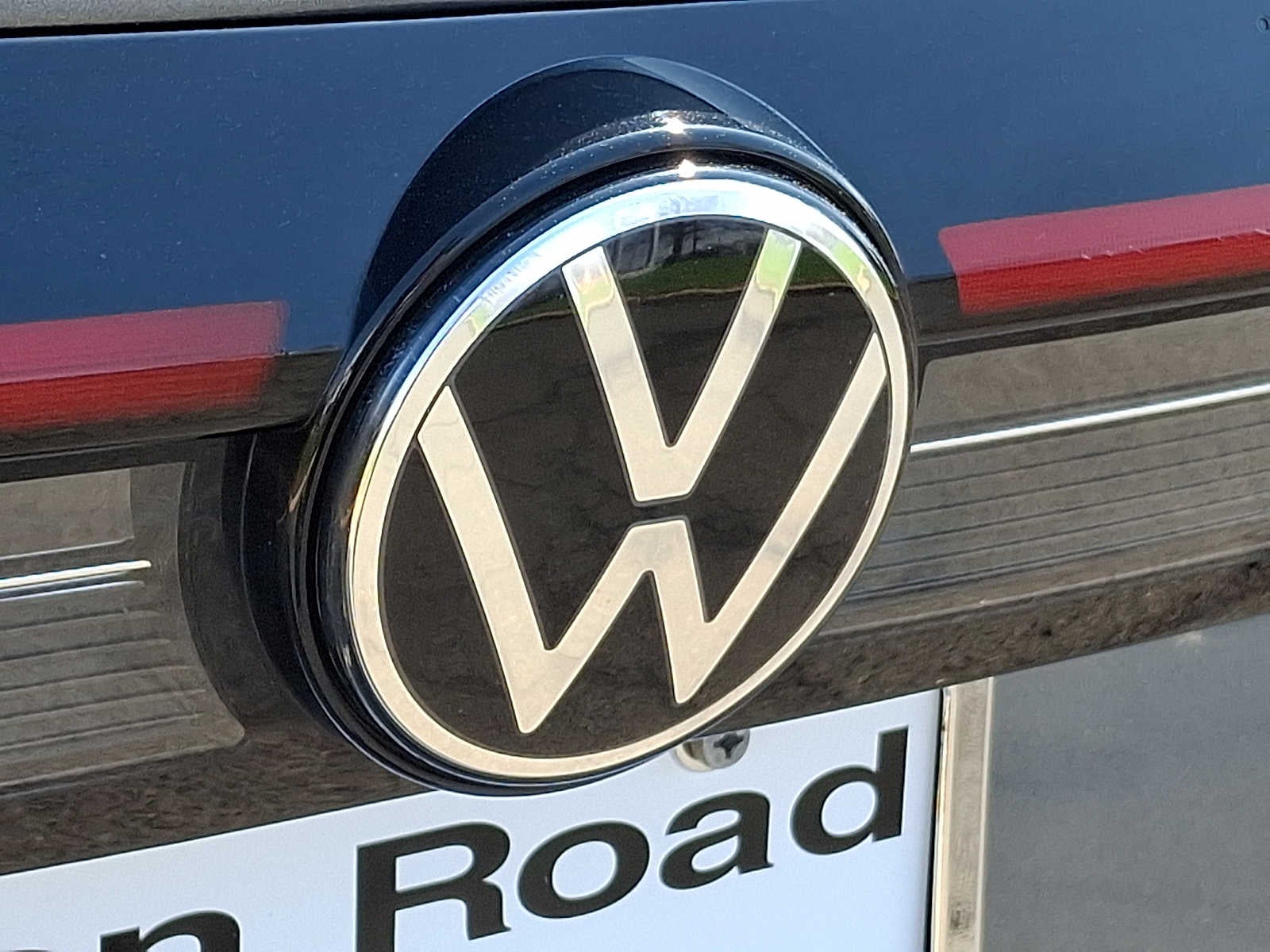 2025 Volkswagen Taos SE FWD