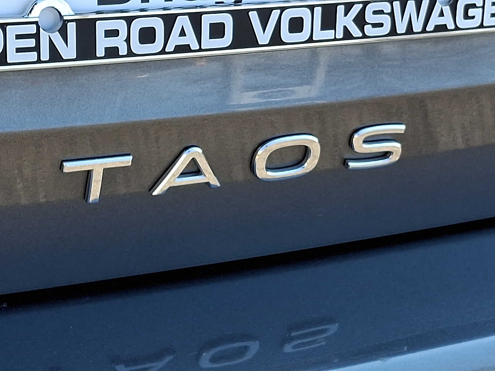 2025 Volkswagen Taos SE FWD