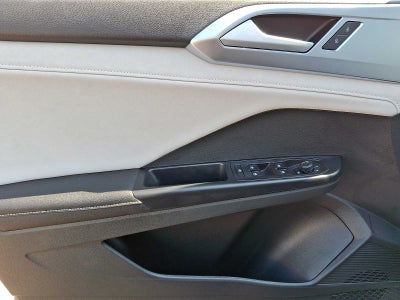 2025 Volkswagen Taos SE FWD