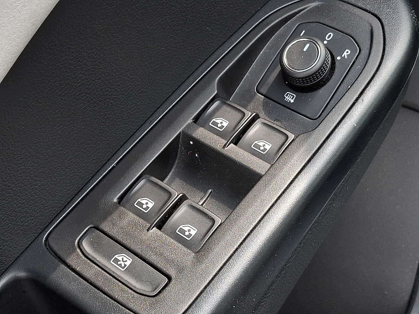 2026 Volkswagen Taos SE 4MOTION