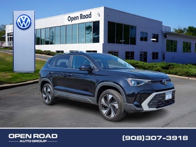 2025 Volkswagen Taos SE 4MOTION