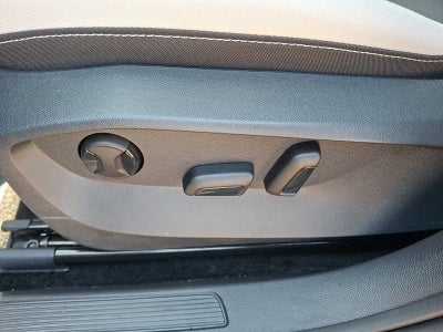 2025 Volkswagen Taos SE 4MOTION